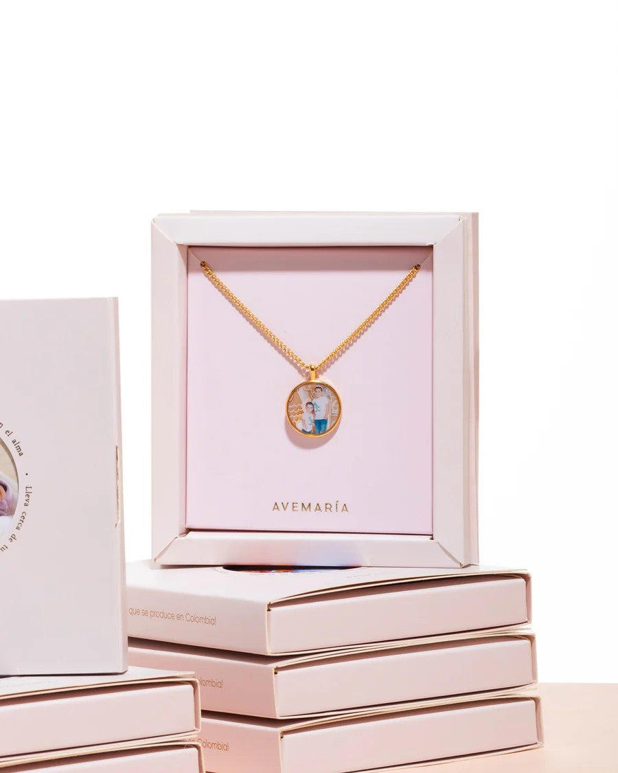 RELICARIO CON FOTO + EMPAQUE ESPECIAL