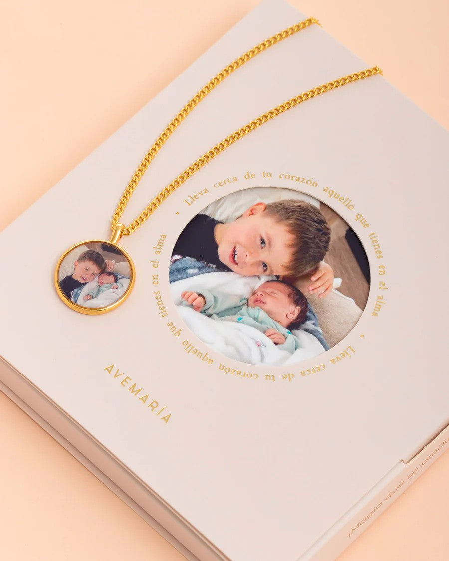 RELICARIO CON FOTO + EMPAQUE ESPECIAL