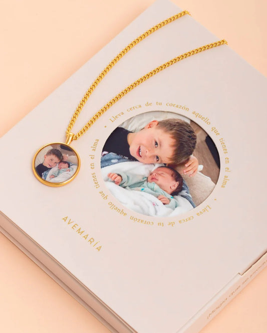 RELICARIO CON FOTO + EMPAQUE ESPECIAL