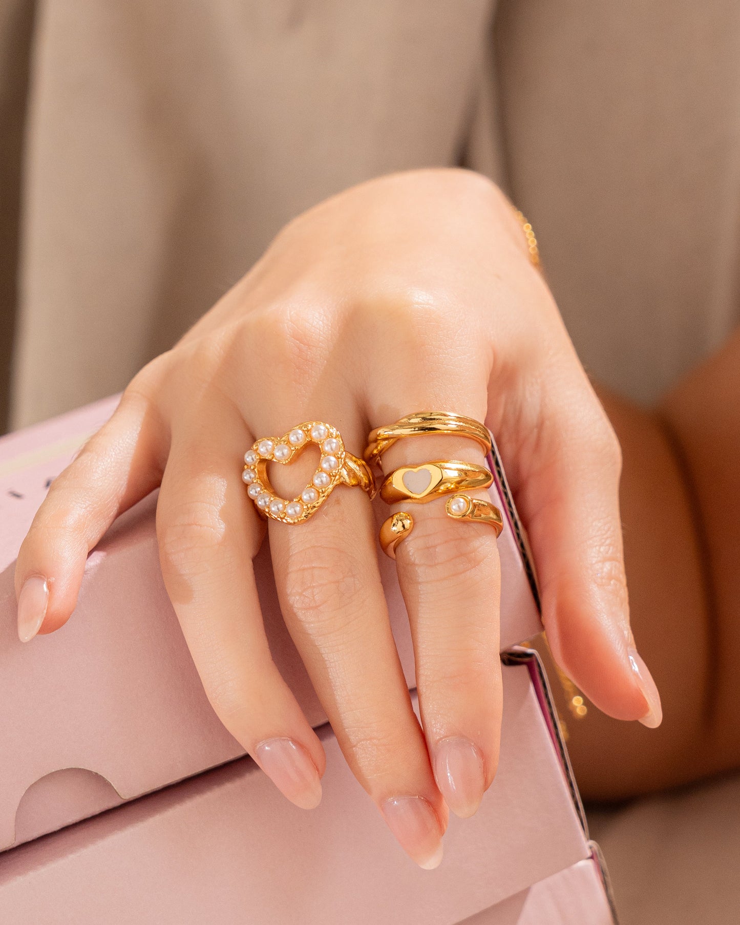 ANILLO CORAZÓN MULTIPERLAS*