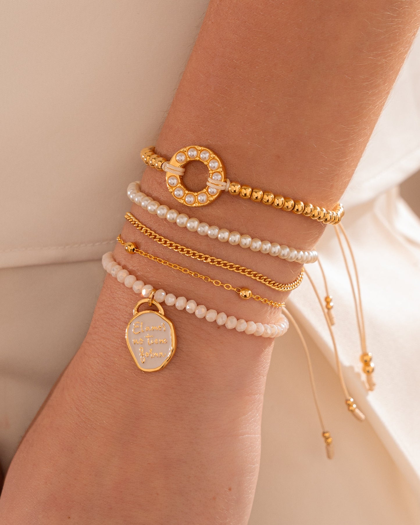 SET X3 PULSERAS EL AMOR NO TIENE FORMA + ARETES