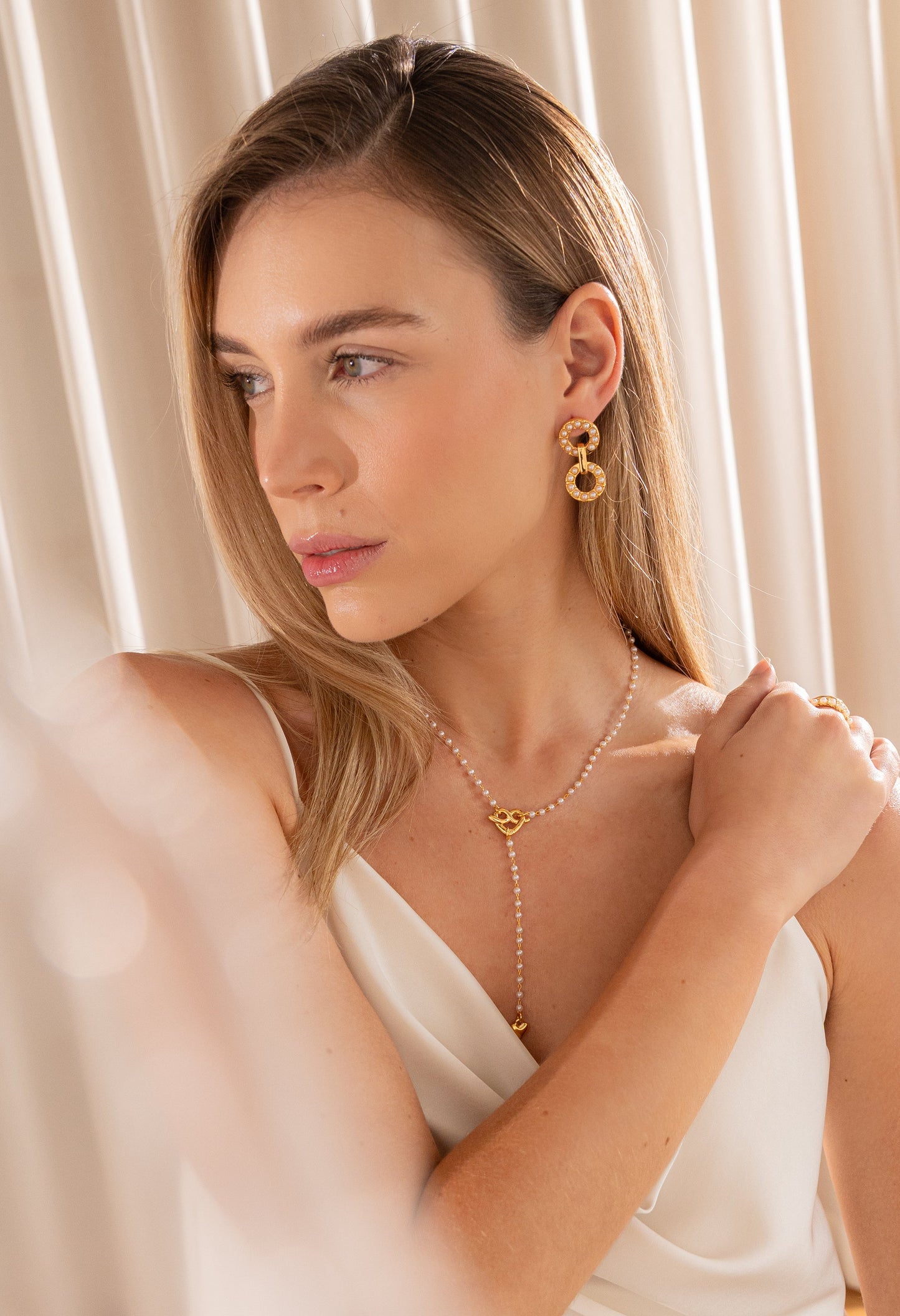 ARETES ARO DOBLE PERLA