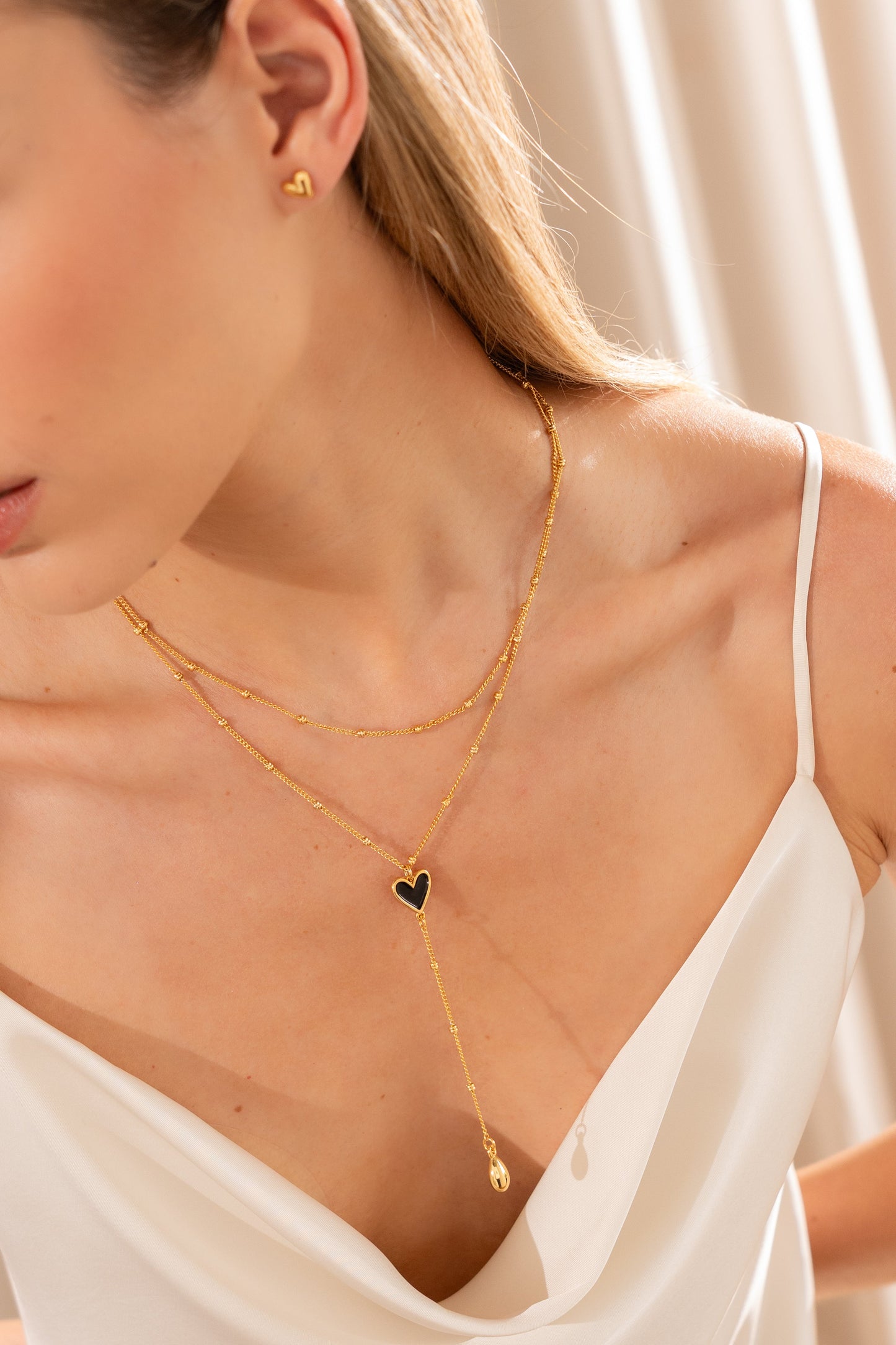 SET X2 COLLARES CORAZÓN NEGRO GOTA + ARETES