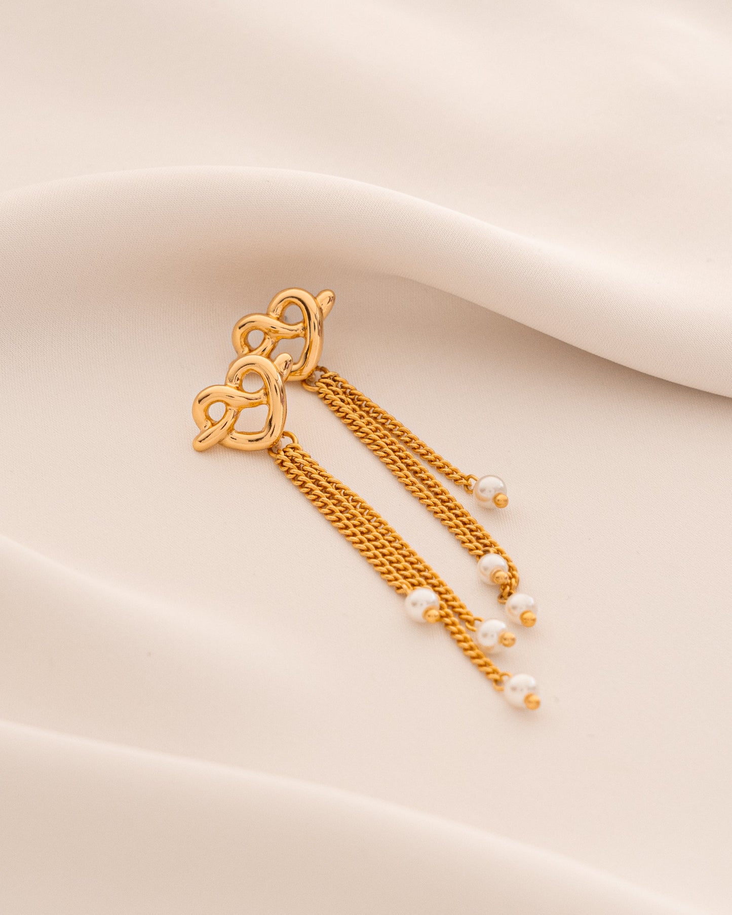 ARETES CORAZÓN LAZO PERLA*