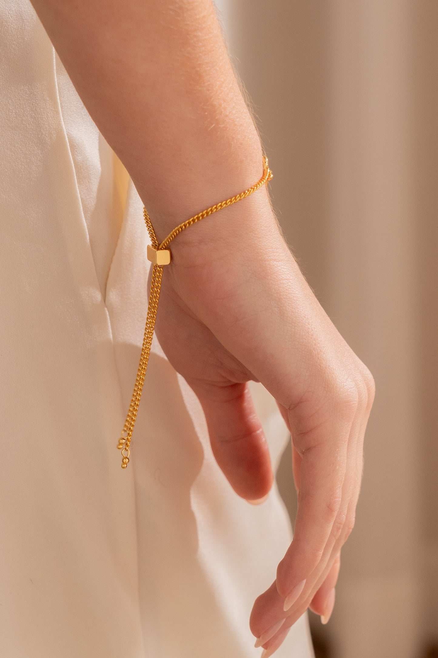 PULSERA CADENA CORAZÓN LAZO + ARETES*