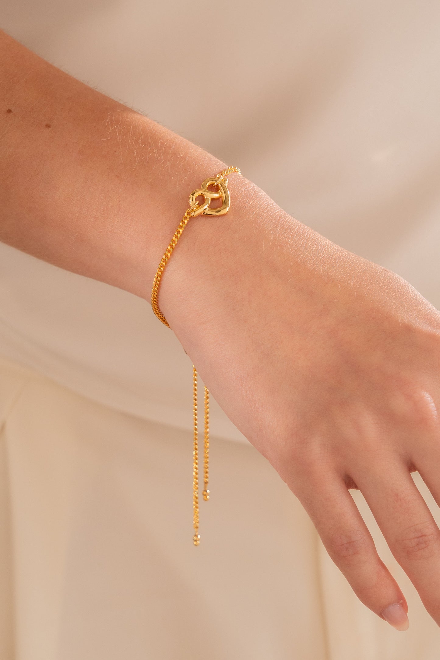 PULSERA CADENA CORAZÓN LAZO + ARETES*