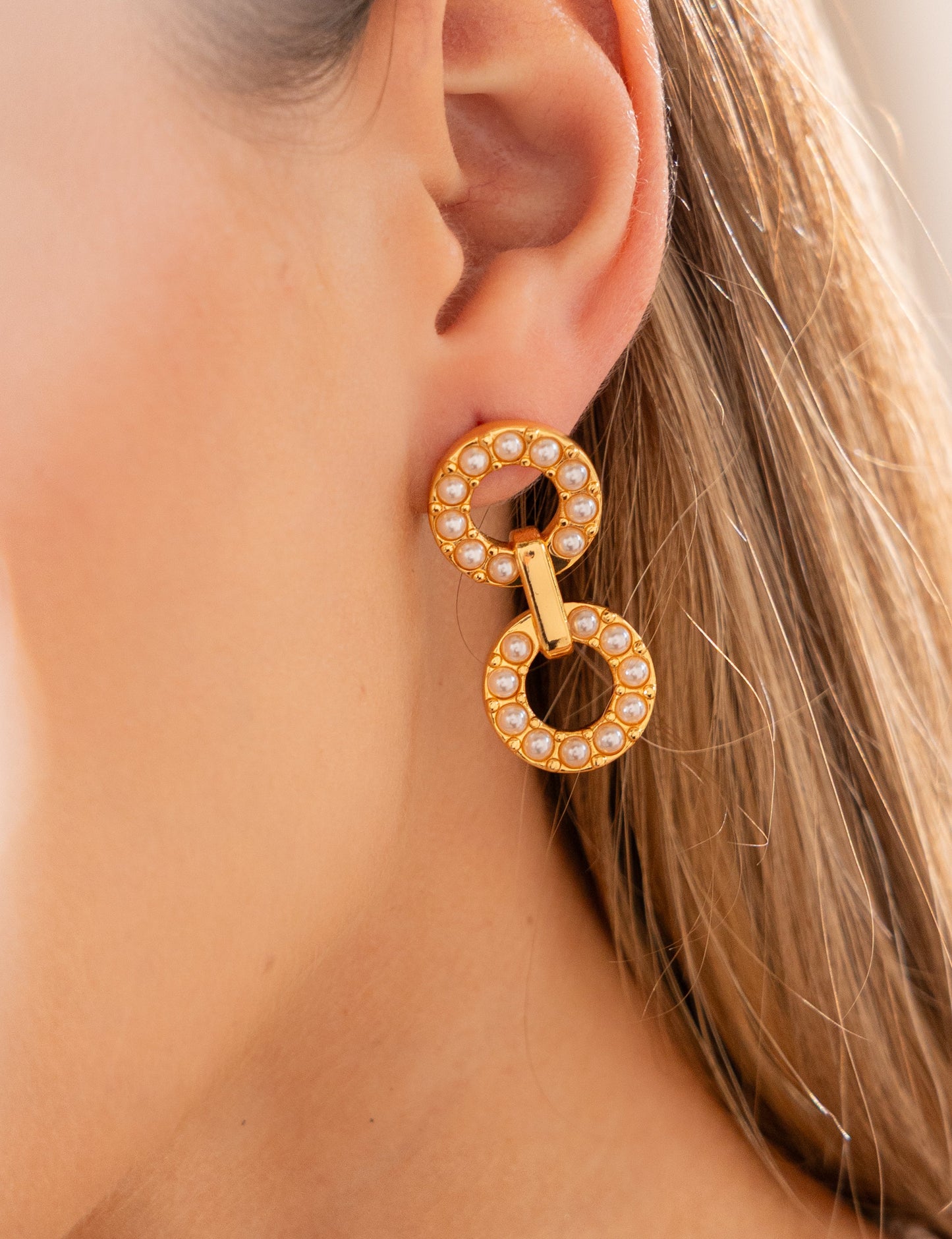 ARETES ARO DOBLE PERLA