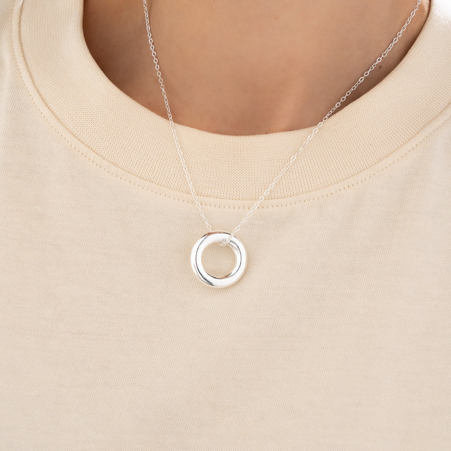 SET COLLAR + ARETES CIRCULOS PLATEADO