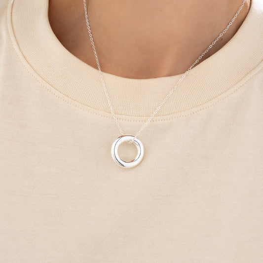 SET COLLAR + ARETES CIRCULOS PLATEADO