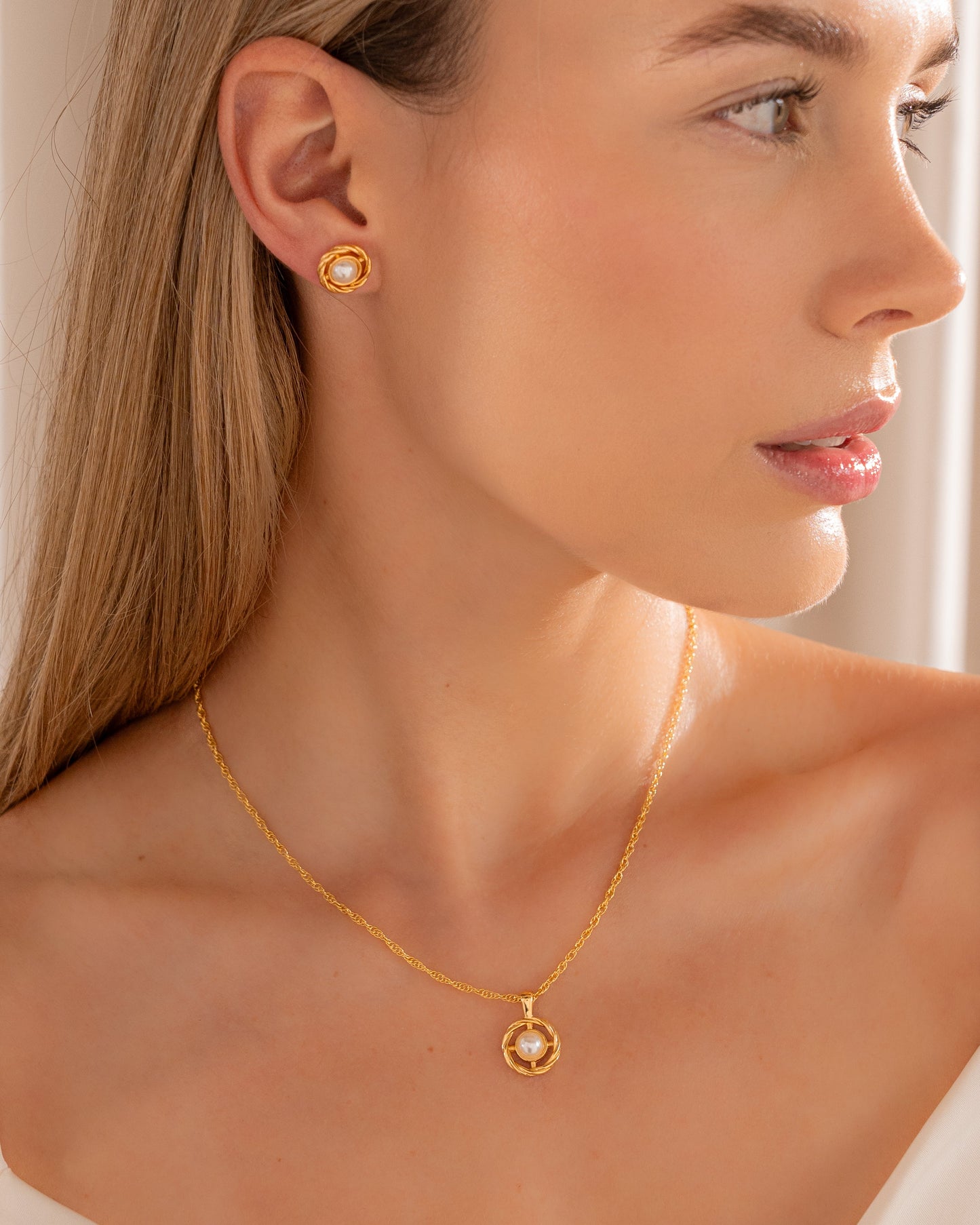 SET COLLAR + ARETES LAZO PERLA