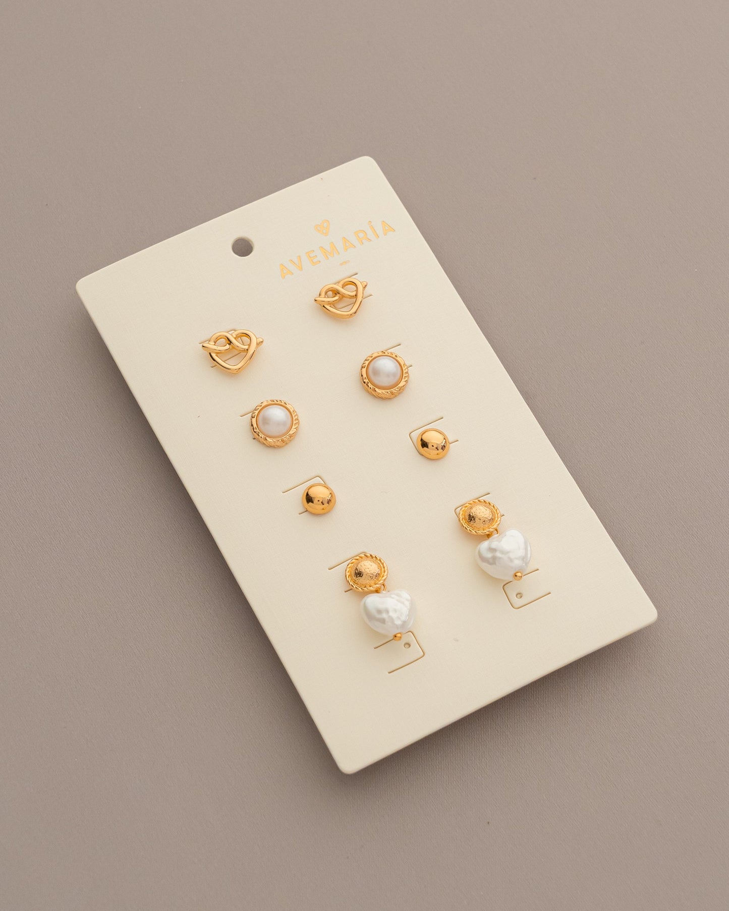 SET X4 ARETES CORAZÓN PERLA*