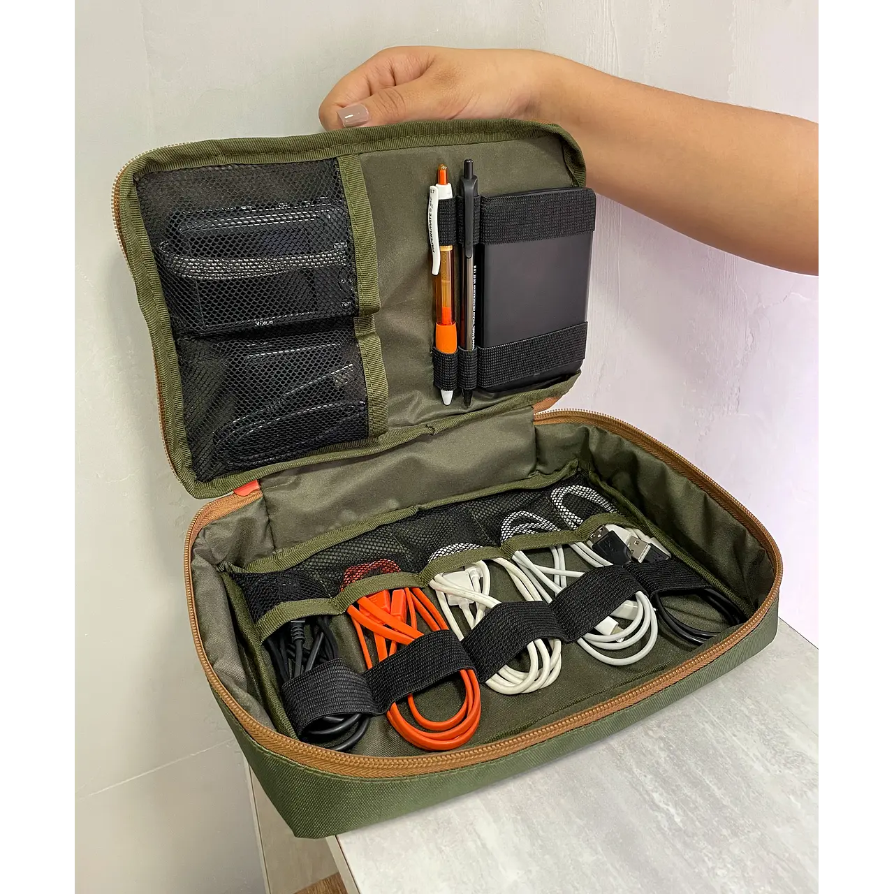 SUPER ORGANIZADOR DE CABLES VERDE