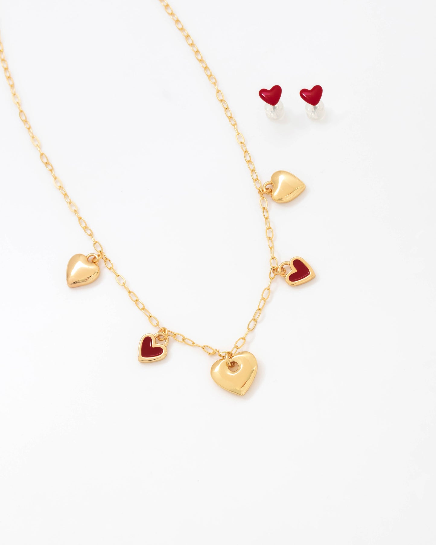 COLLAR MULTICHARMS + ARETES CORAZÓN - GOLD