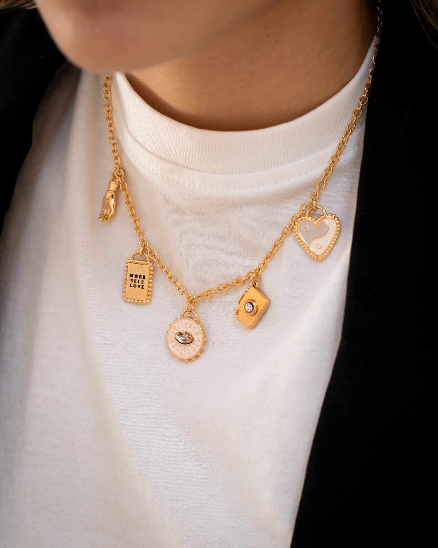 COLLAR MULTICHARMS AFIRMACIONES + ARETES