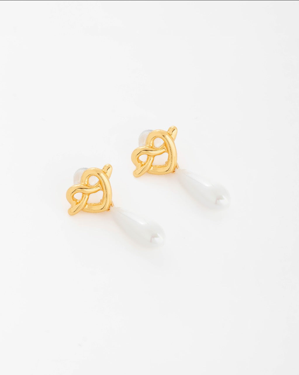 ARETES CORAZÓN PERLA GOTA