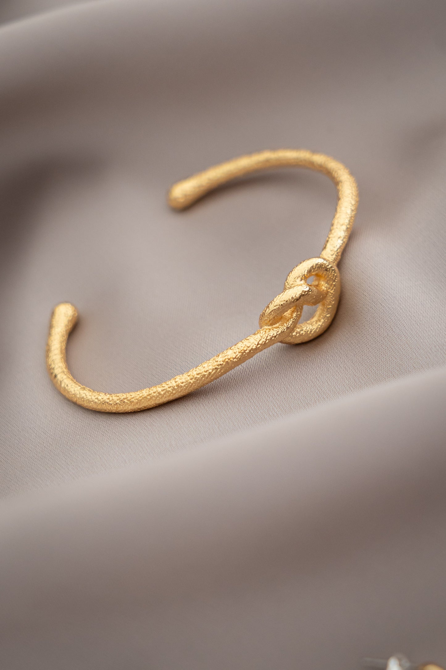 BRAZALETE CORAZÓN LAZO TEXTURA