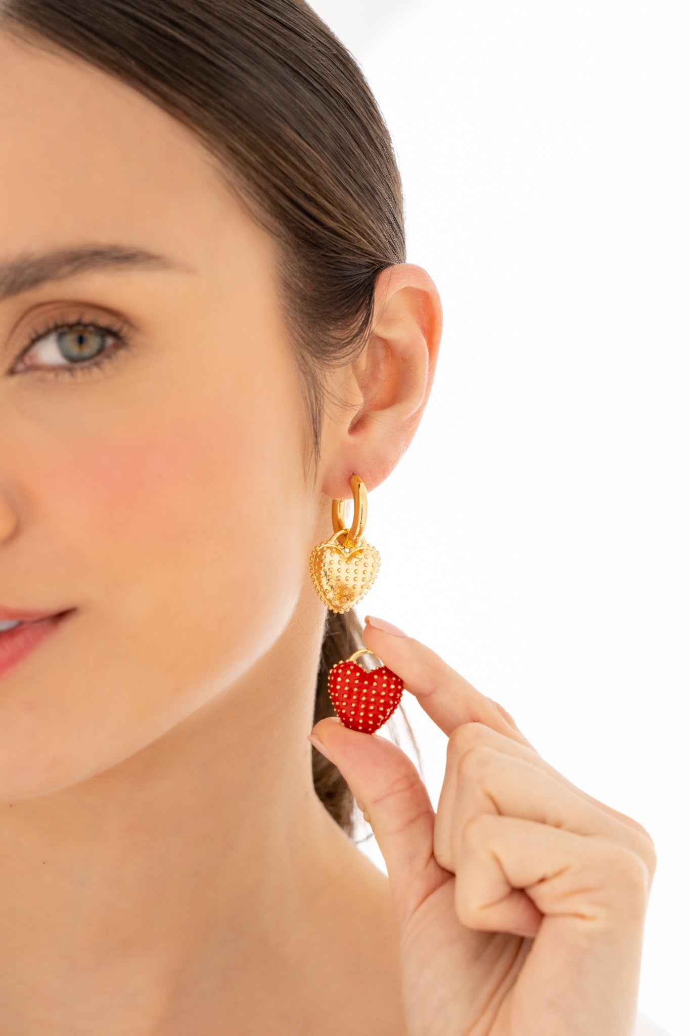 ARETES 3 EN 1 CORAZONES PUNTOS COLOR*
