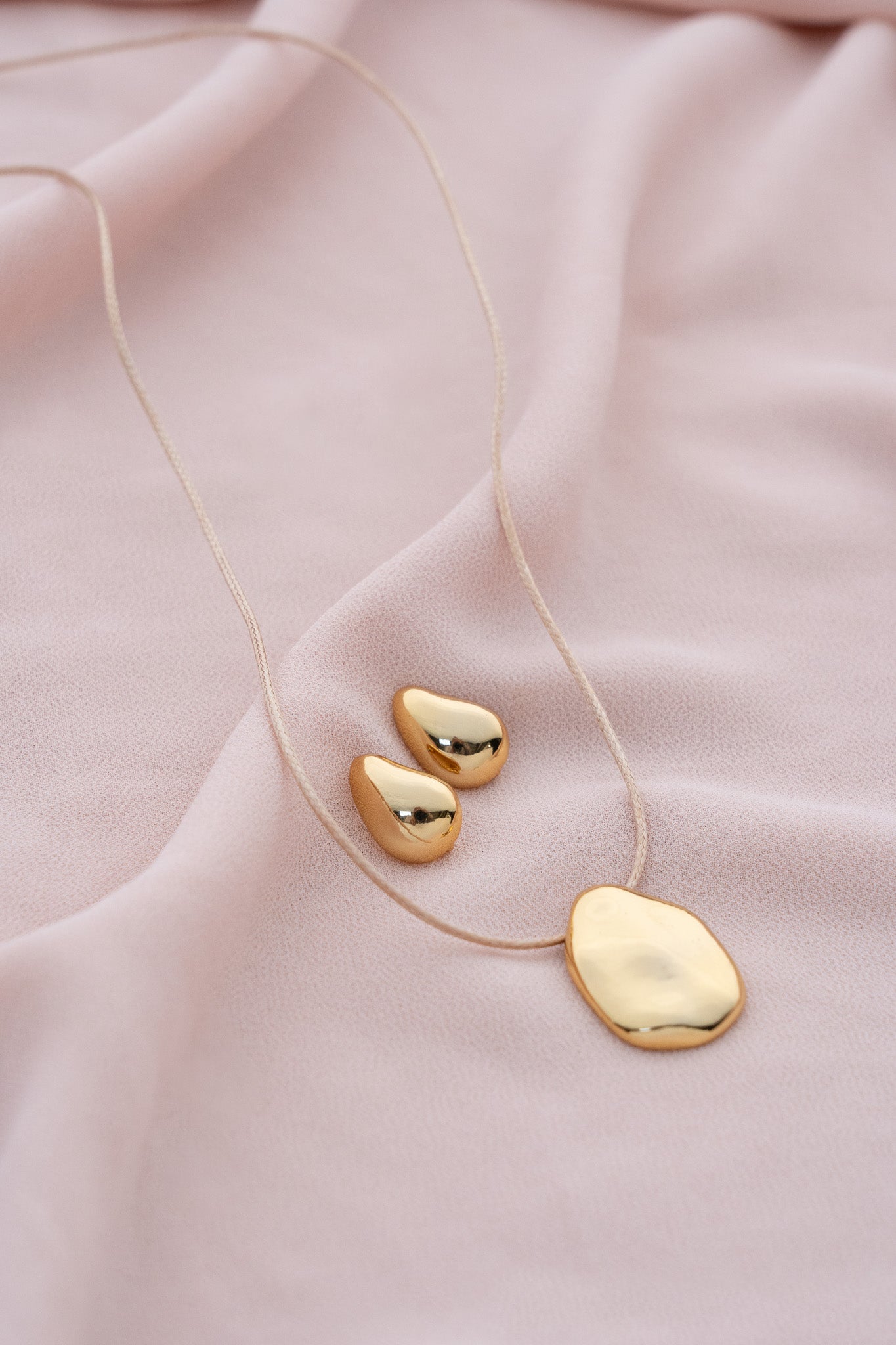 CUERITO + ARETES GOTA - GOLD*